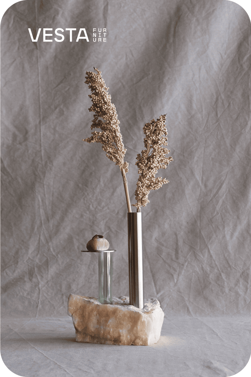 Design exhibition of METEORITI A: Stem onyx, stainless steel and borosilicate blown glass vase By VESTA FURNITURE